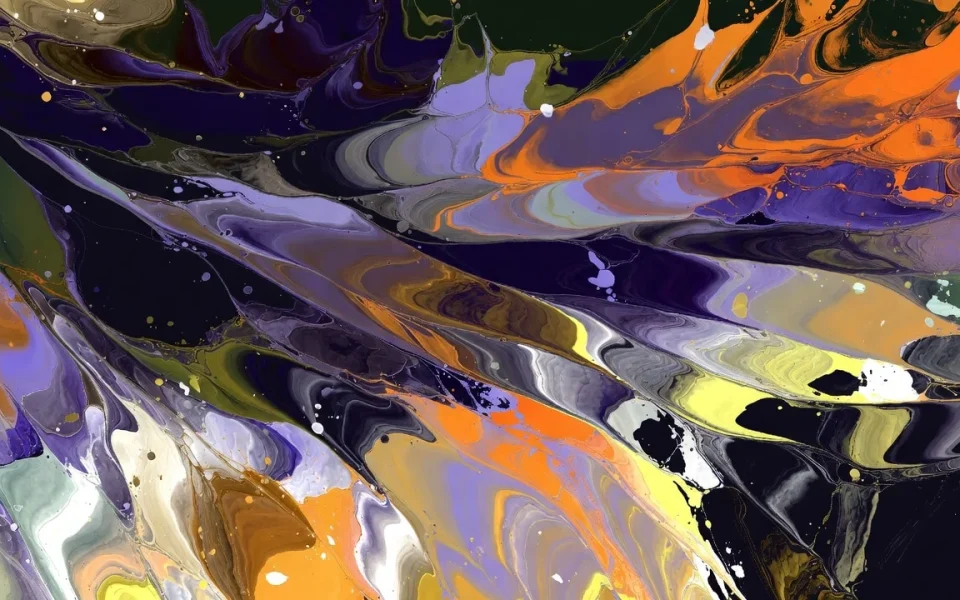 Abstrakti maalaus, jossa on oranssia, violettia, keltaista ja mustaa väriä. Maali on valunut ja sekoittunut luoden aaltoilevan kuvion.